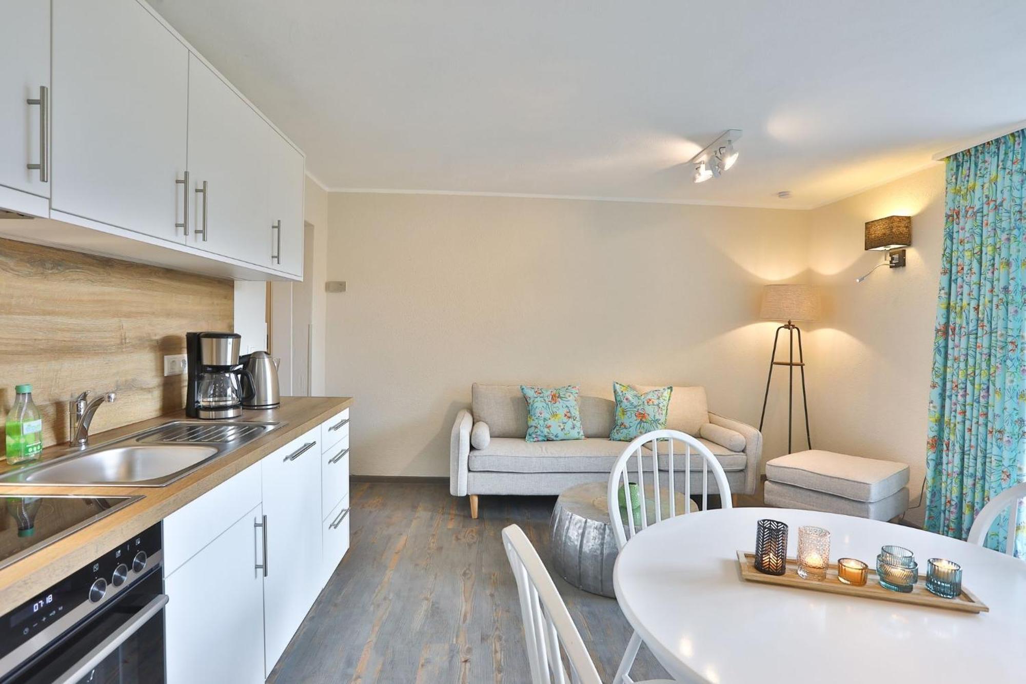 Ferienwohnung "Zur Rebe" Middelhagen Ngoại thất bức ảnh