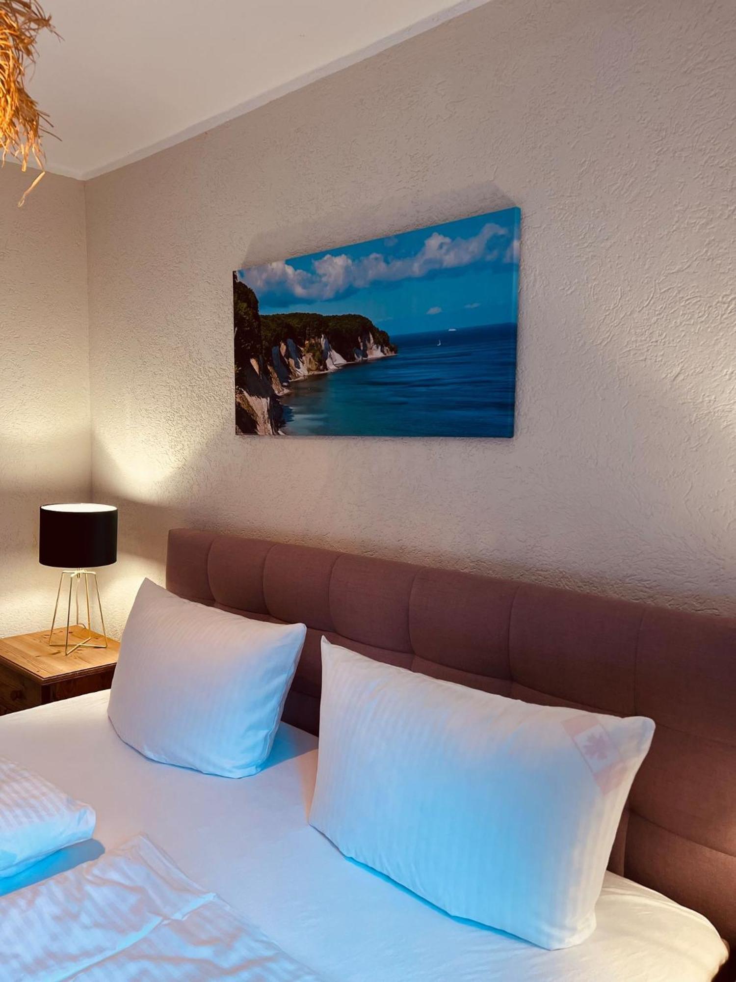 Ferienwohnung "Zur Rebe" Middelhagen Ngoại thất bức ảnh